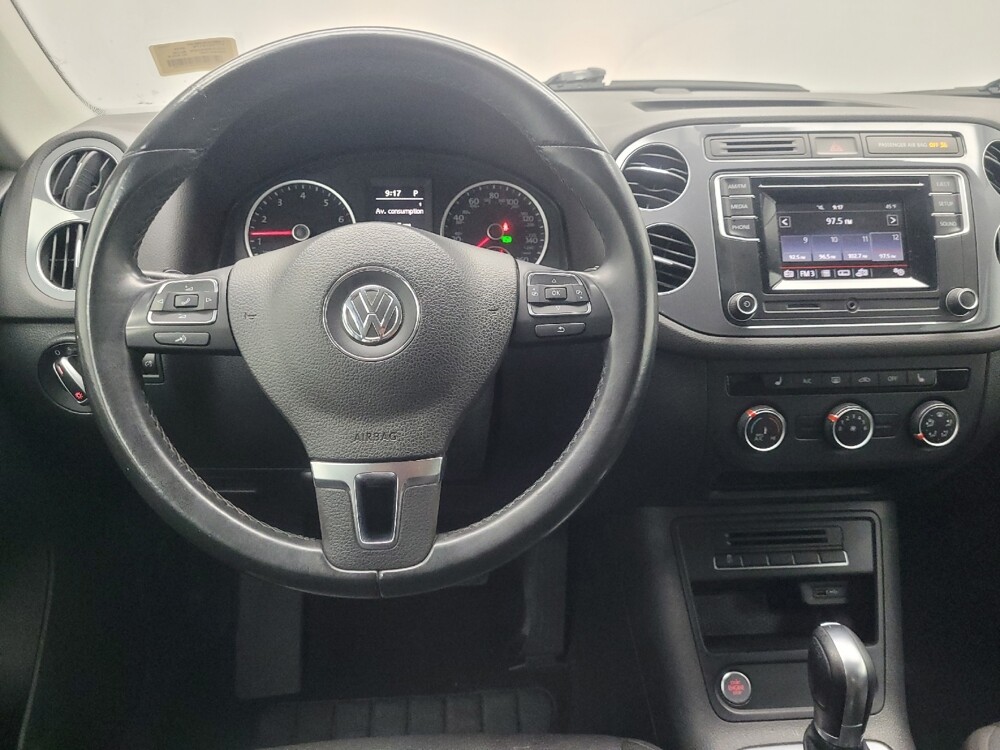 2016 Volkswagen Tiguan in Indianapolis, IN 46222 - 18079154 22