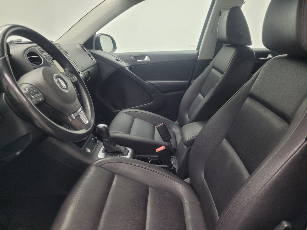 2016 Volkswagen Tiguan in Indianapolis, IN 46222 - 18079154 17