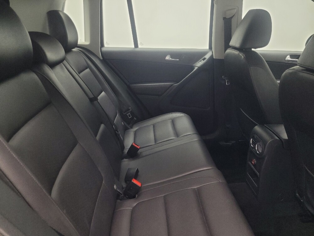 2016 Volkswagen Tiguan in Indianapolis, IN 46222 - 18079154 19