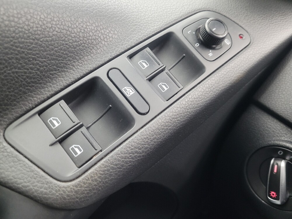 2016 Volkswagen Tiguan in Indianapolis, IN 46222 - 18079154 27