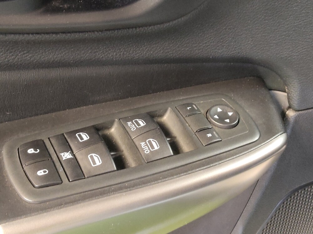 2020 Jeep Cherokee in Clearwater, FL 33764 - 18079156 27