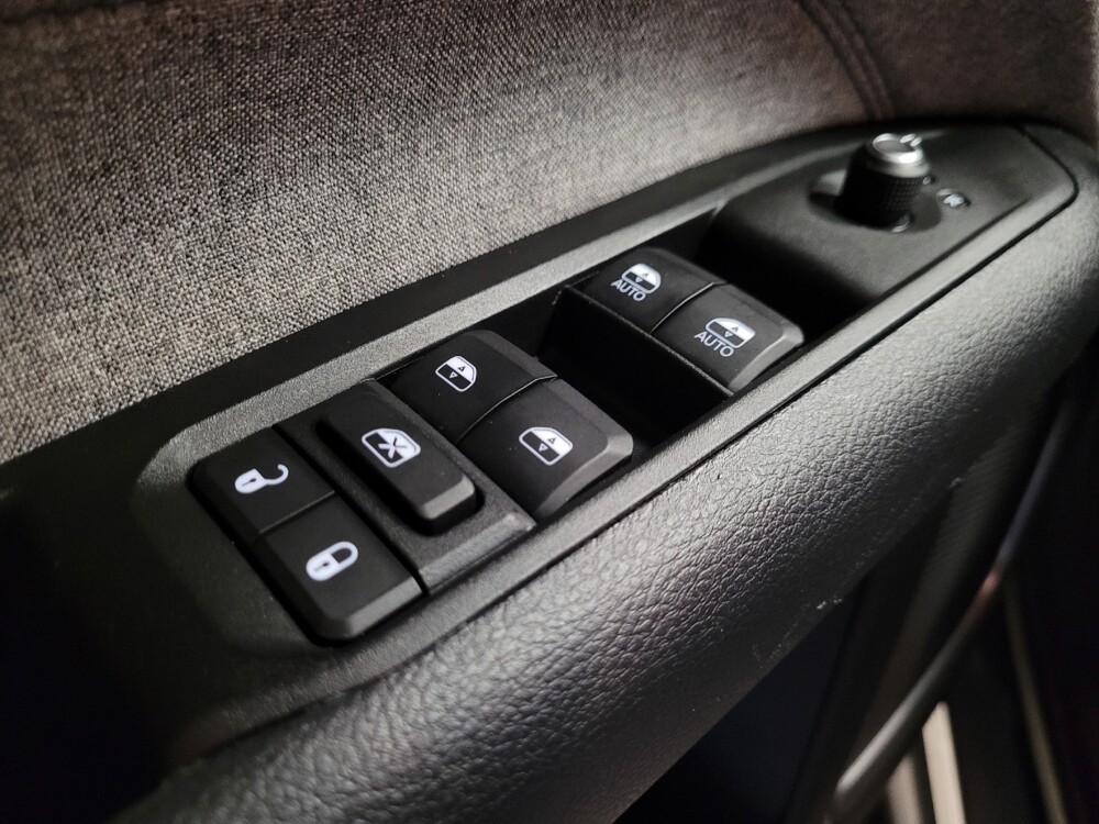 2022 Jeep Compass in Phoenix, AZ 85022 - 18079159 27