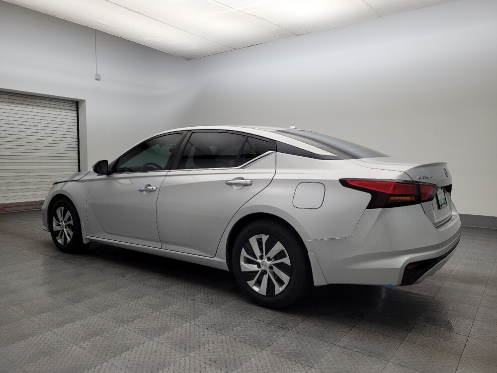 2020 Nissan Altima in Glendale, AZ 85301 - 18079206 3