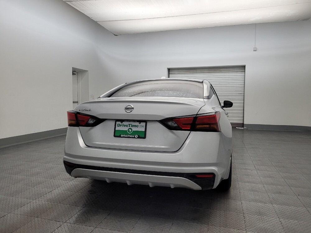 2020 Nissan Altima in Glendale, AZ 85301 - 18079206 7