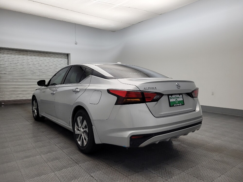 2020 Nissan Altima in Glendale, AZ 85301 - 18079206 5