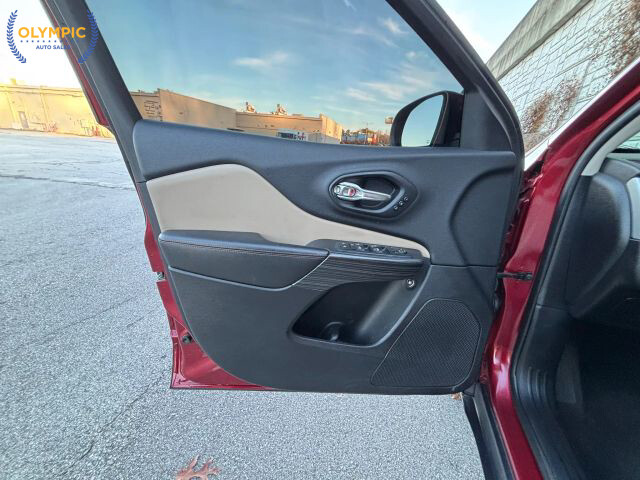 2017 Jeep Cherokee in Decatur, GA 30032 - 18079313 43