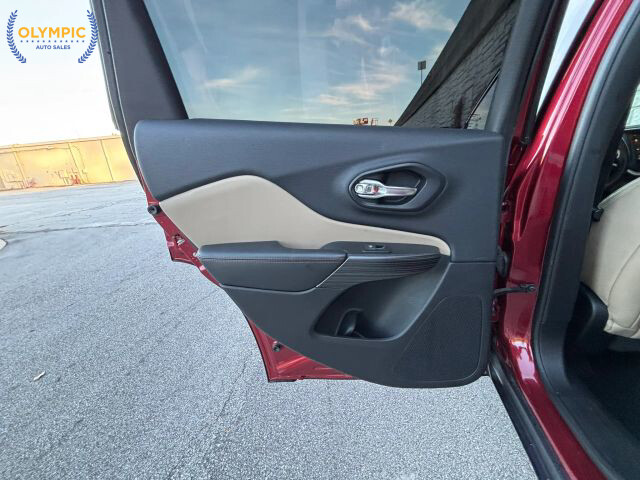 2017 Jeep Cherokee in Decatur, GA 30032 - 18079313 44