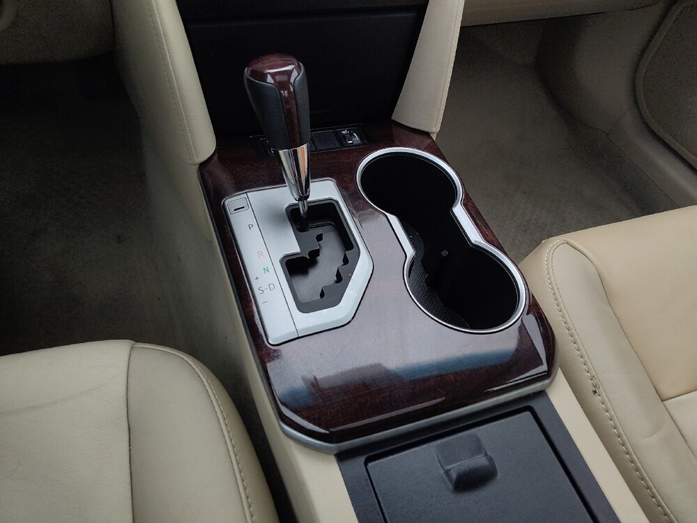 2014 Toyota Camry in Jackson, MS 39211 - 18079349 26