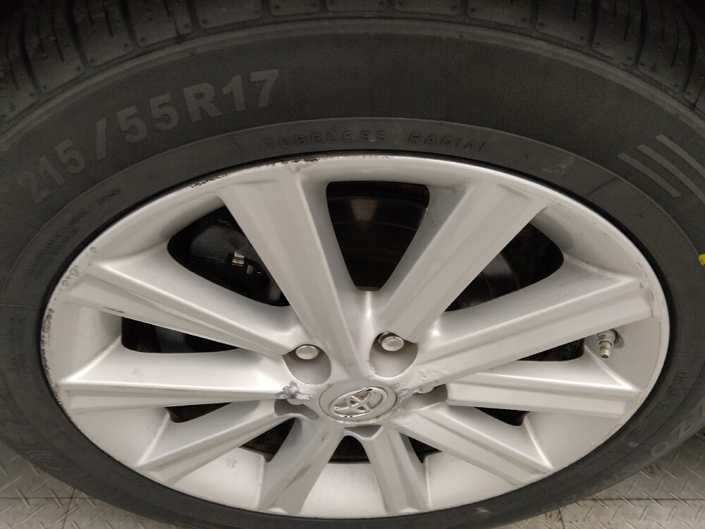 2014 Toyota Camry in Jackson, MS 39211 - 18079349 31