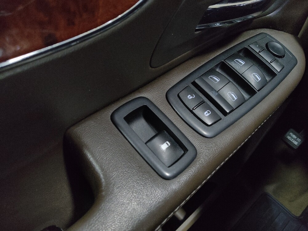 2016 Chrysler Town & Country in Stone Mountain, GA 30083 - 18079350 27