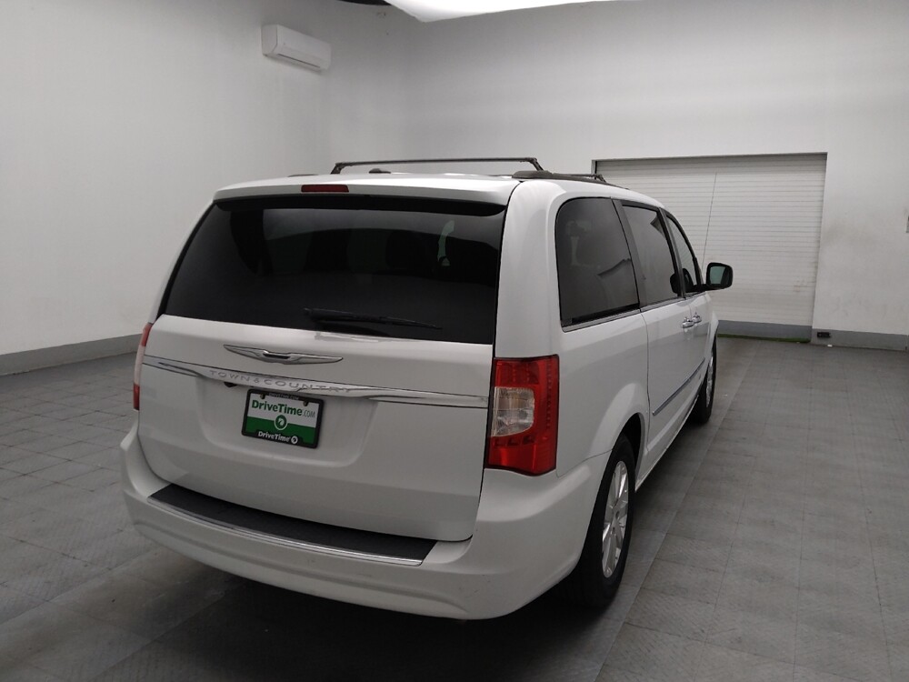2016 Chrysler Town & Country in Stone Mountain, GA 30083 - 18079350 9