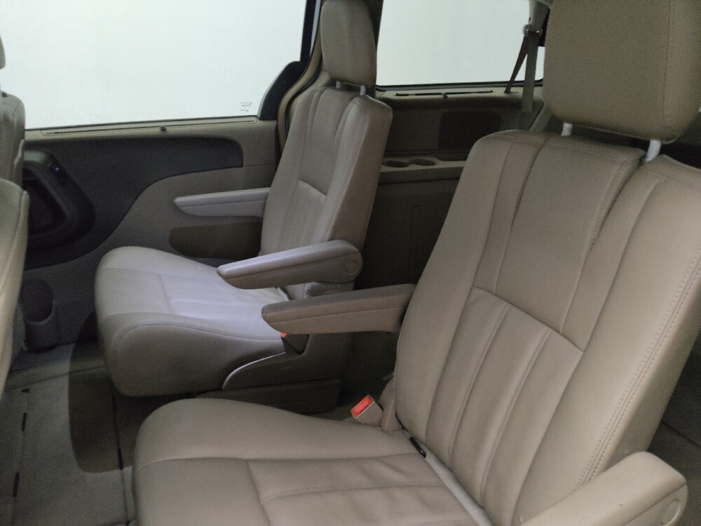 2016 Chrysler Town & Country in Stone Mountain, GA 30083 - 18079350 18