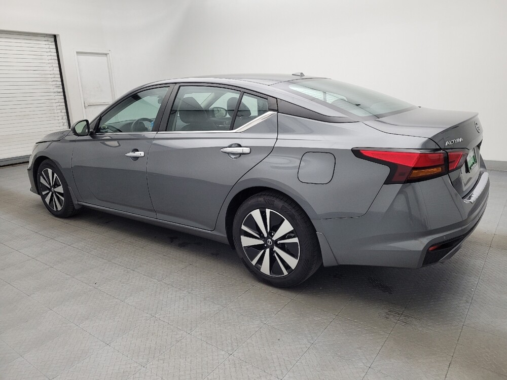 2021 Nissan Altima in Greenville, SC 29607 - 18079362 3