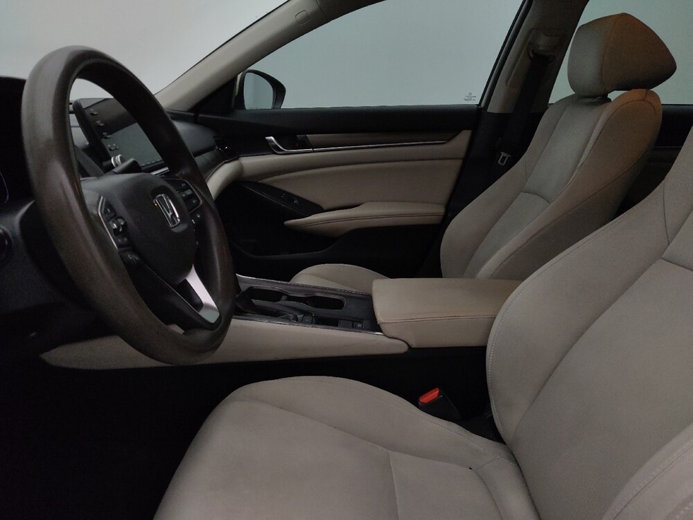 2019 Honda Accord in Tampa, FL 33619 - 18079387 17