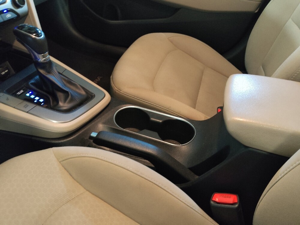 2018 Hyundai Elantra in Greenville, SC 29607 - 18079410 26