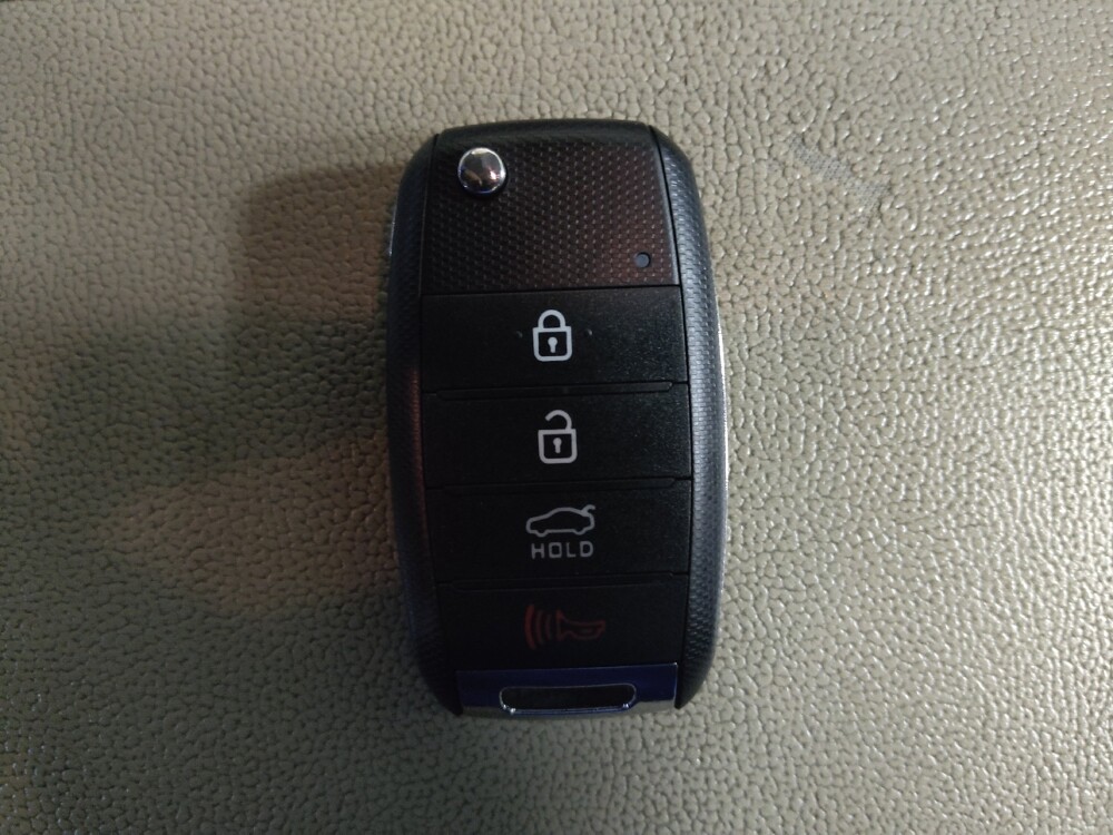 2018 Kia Optima in Greenville, SC 29607 - 18079411 32