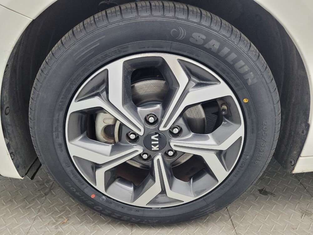 2019 Kia Forte in Greensboro, NC 27407 - 18079412 31