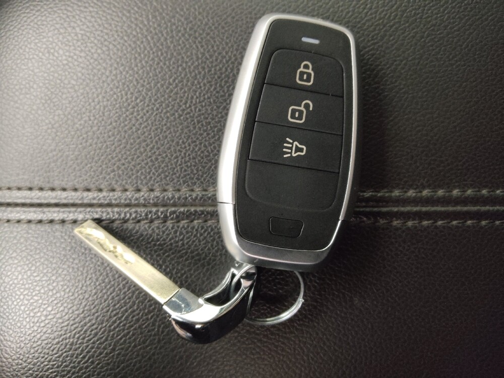 2018 Chevrolet Equinox in Denver, CO 80012 - 18079426 32