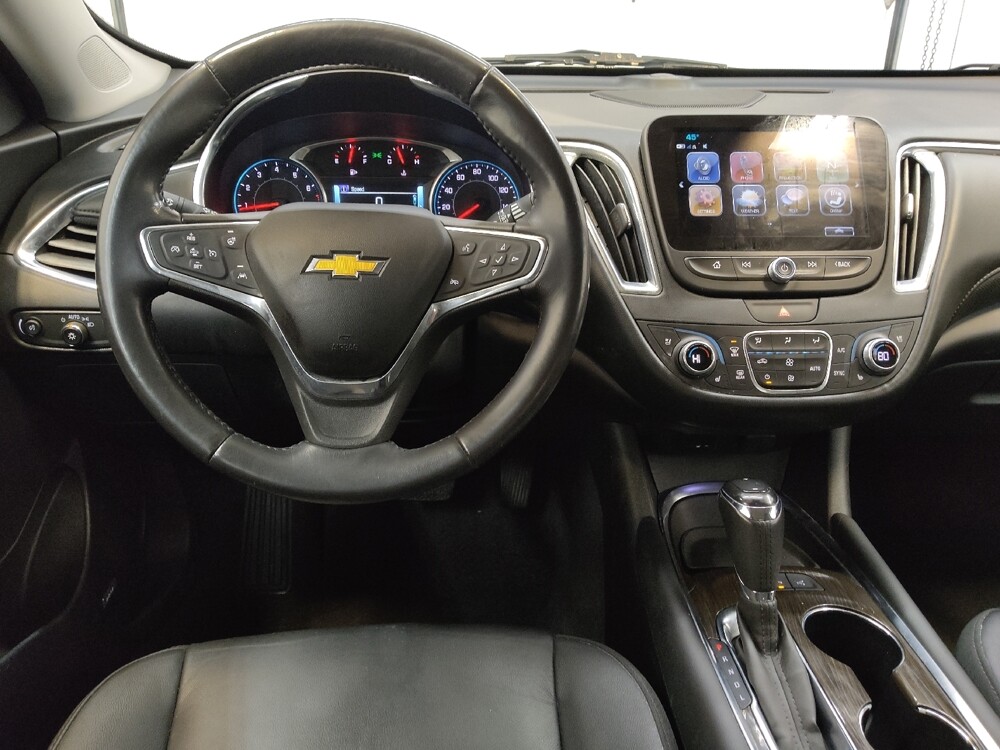 2018 Chevrolet Malibu in Fairfield, OH 45014 - 18079437 22