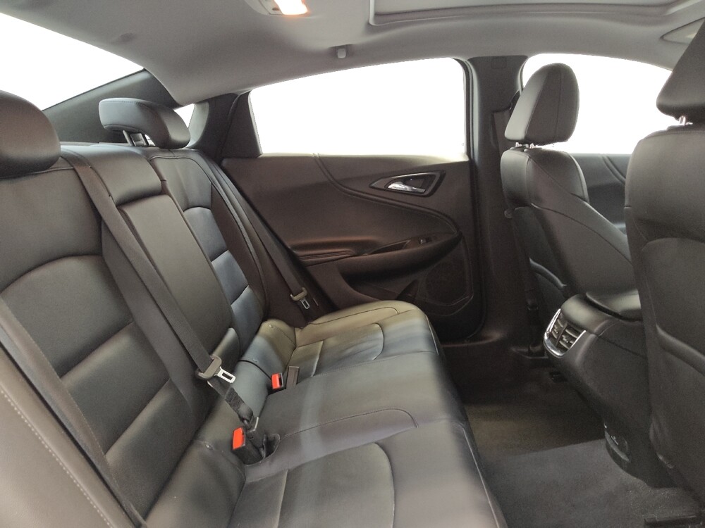 2018 Chevrolet Malibu in Fairfield, OH 45014 - 18079437 19