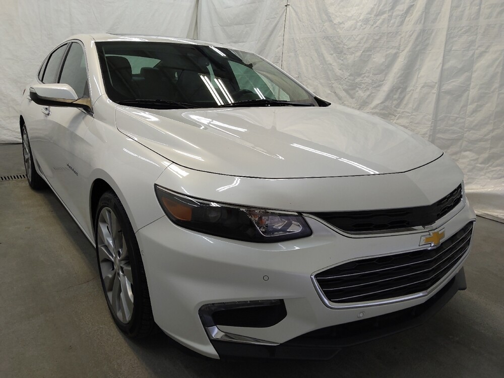 2018 Chevrolet Malibu in Fairfield, OH 45014 - 18079437 13