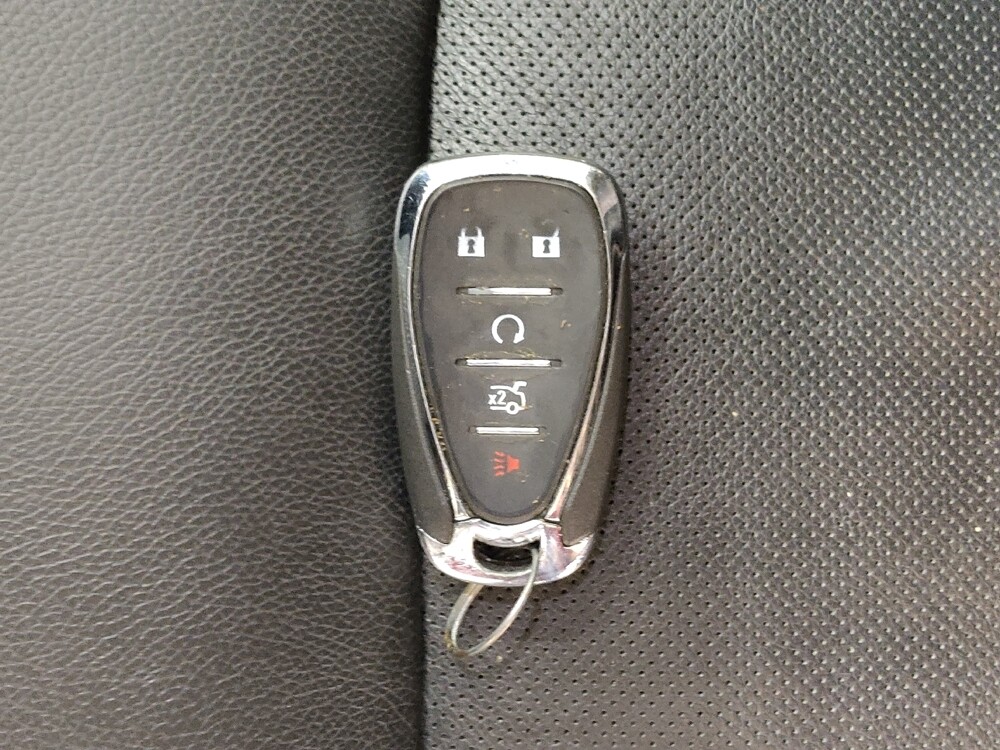 2018 Chevrolet Malibu in Fairfield, OH 45014 - 18079437 32