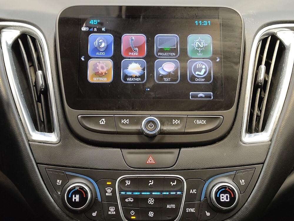 2018 Chevrolet Malibu in Fairfield, OH 45014 - 18079437 25