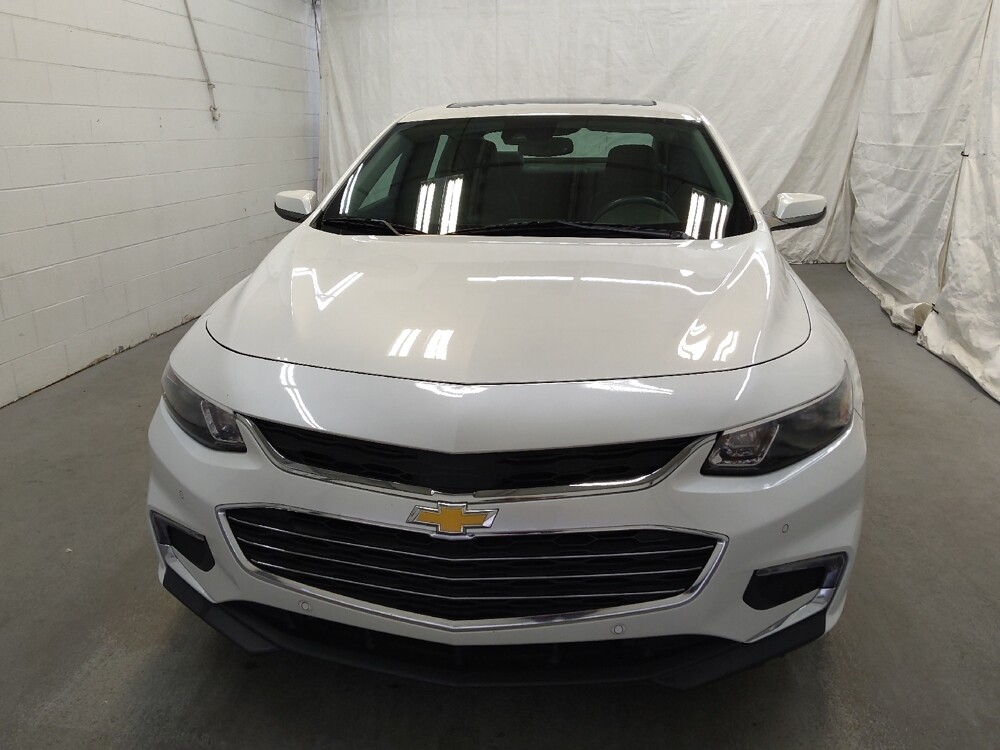 2018 Chevrolet Malibu in Fairfield, OH 45014 - 18079437 15