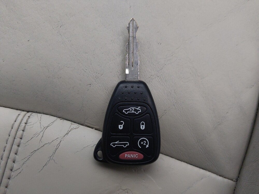 2013 Chrysler 200 in Gladstone, MO 64118 - 18079458 32