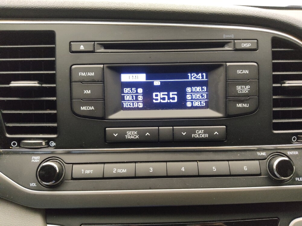 2017 Hyundai Elantra in Midlothian, IL 60445 - 18079467 25