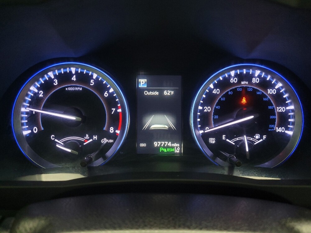 2018 Toyota Highlander in Ft Wayne, IN 46805 - 18079475 23