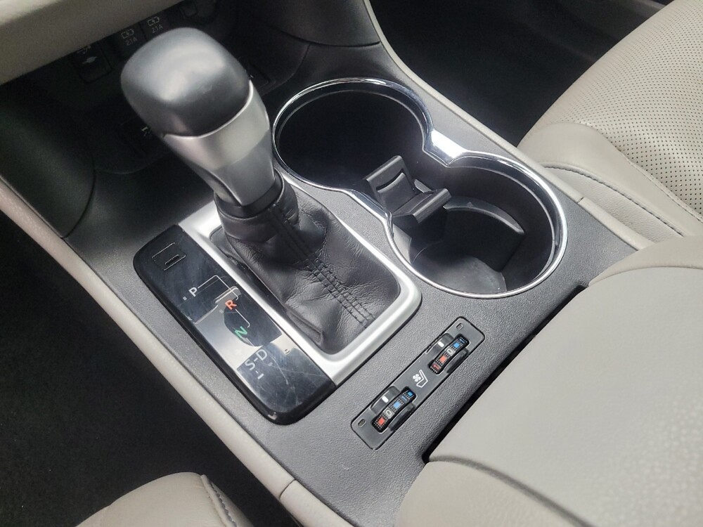 2018 Toyota Highlander in Ft Wayne, IN 46805 - 18079475 26