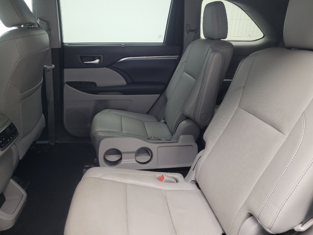 2018 Toyota Highlander in Ft Wayne, IN 46805 - 18079475 18