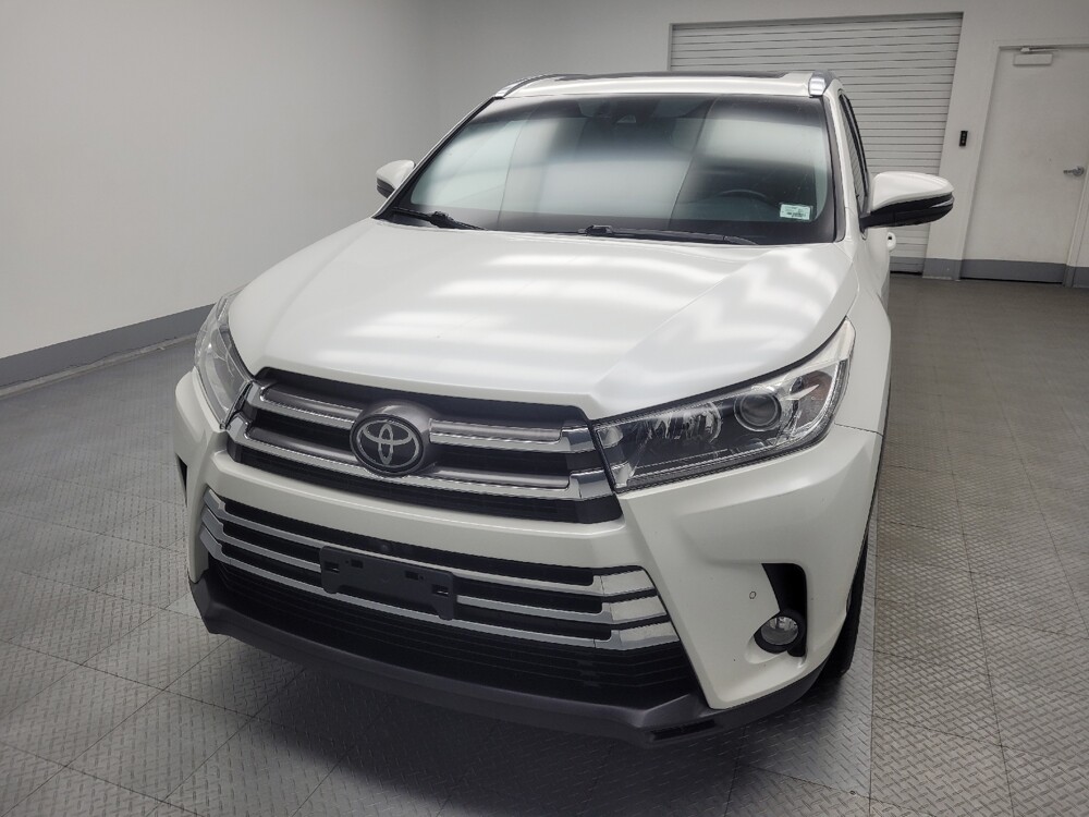 2018 Toyota Highlander in Ft Wayne, IN 46805 - 18079475 15