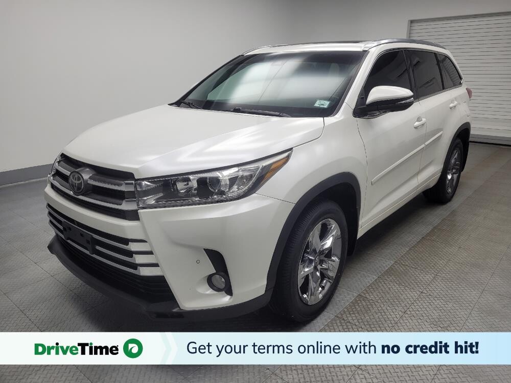 2018 Toyota Highlander in Ft Wayne, IN 46805 - 18079475