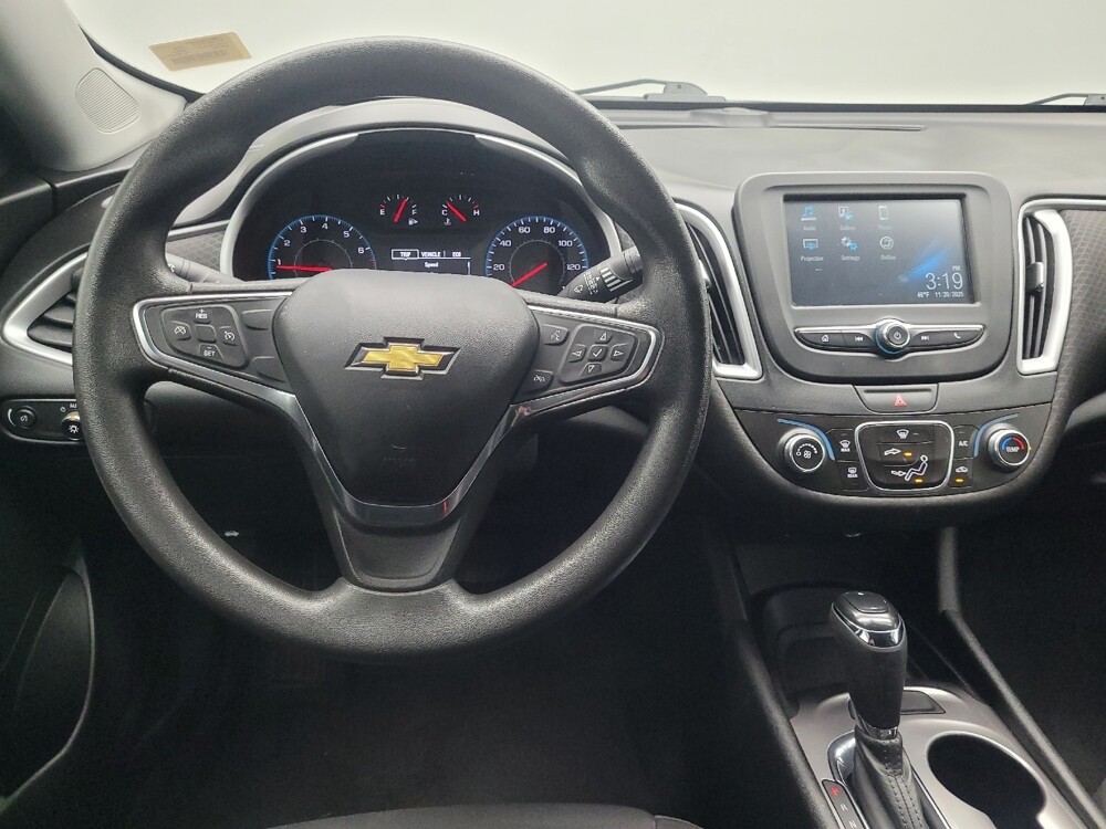 2018 Chevrolet Malibu in Highland, IN 46322 - 18079476 22