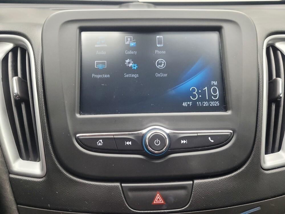 2018 Chevrolet Malibu in Highland, IN 46322 - 18079476 25