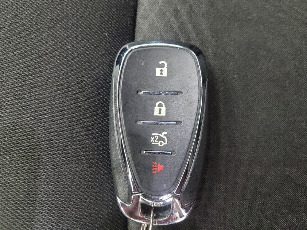 2018 Chevrolet Malibu in Highland, IN 46322 - 18079476 32