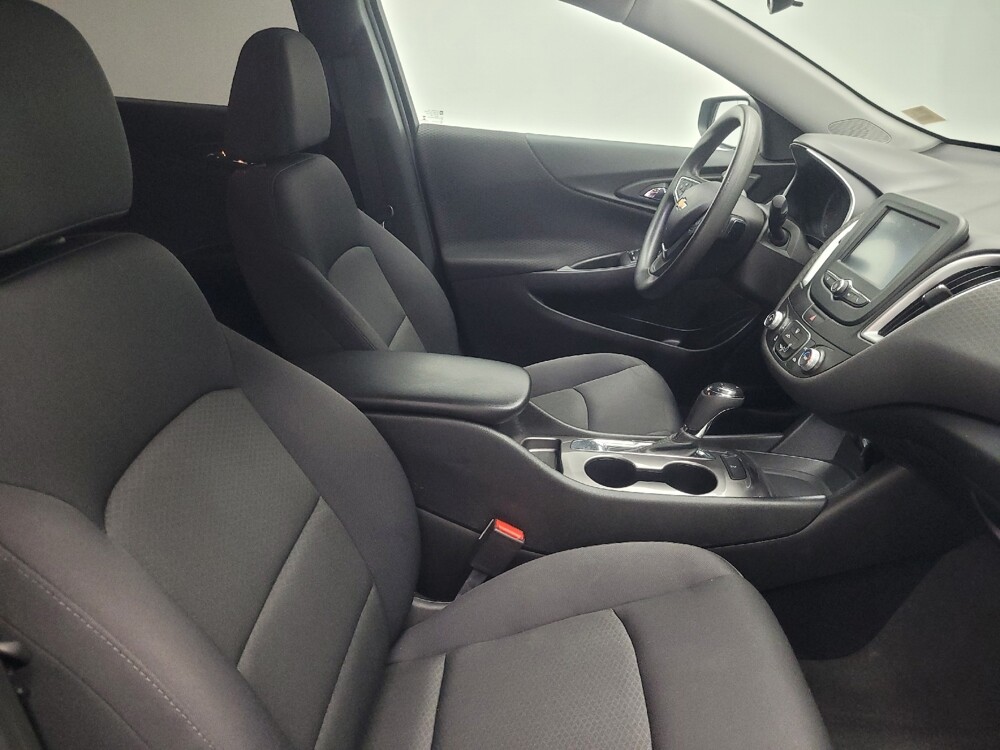 2018 Chevrolet Malibu in Highland, IN 46322 - 18079476 21