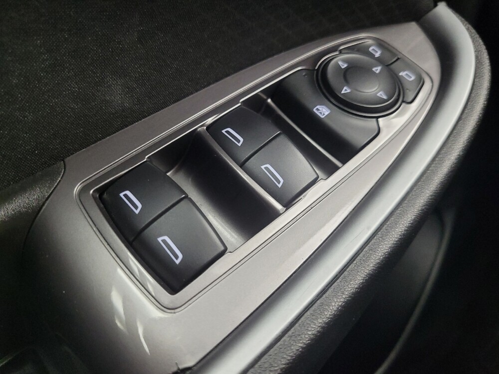 2018 Chevrolet Malibu in Highland, IN 46322 - 18079476 27