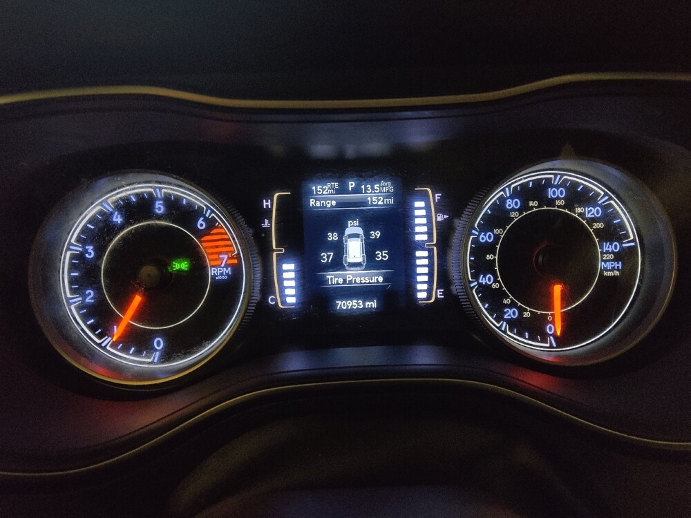 2019 Jeep Cherokee in Des Moines, IA 50310 - 18079509 23