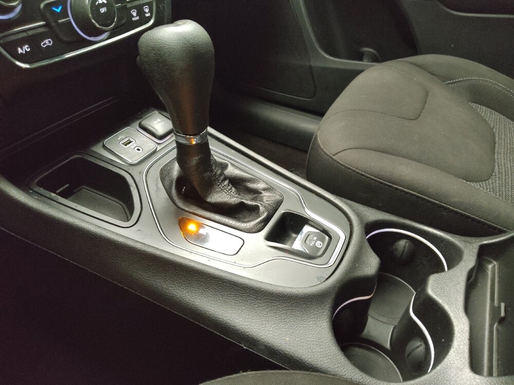 2019 Jeep Cherokee in Des Moines, IA 50310 - 18079509 26