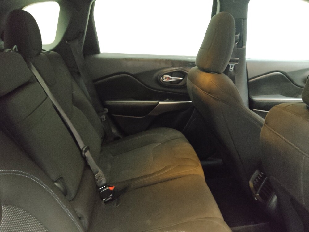 2019 Jeep Cherokee in Des Moines, IA 50310 - 18079509 19