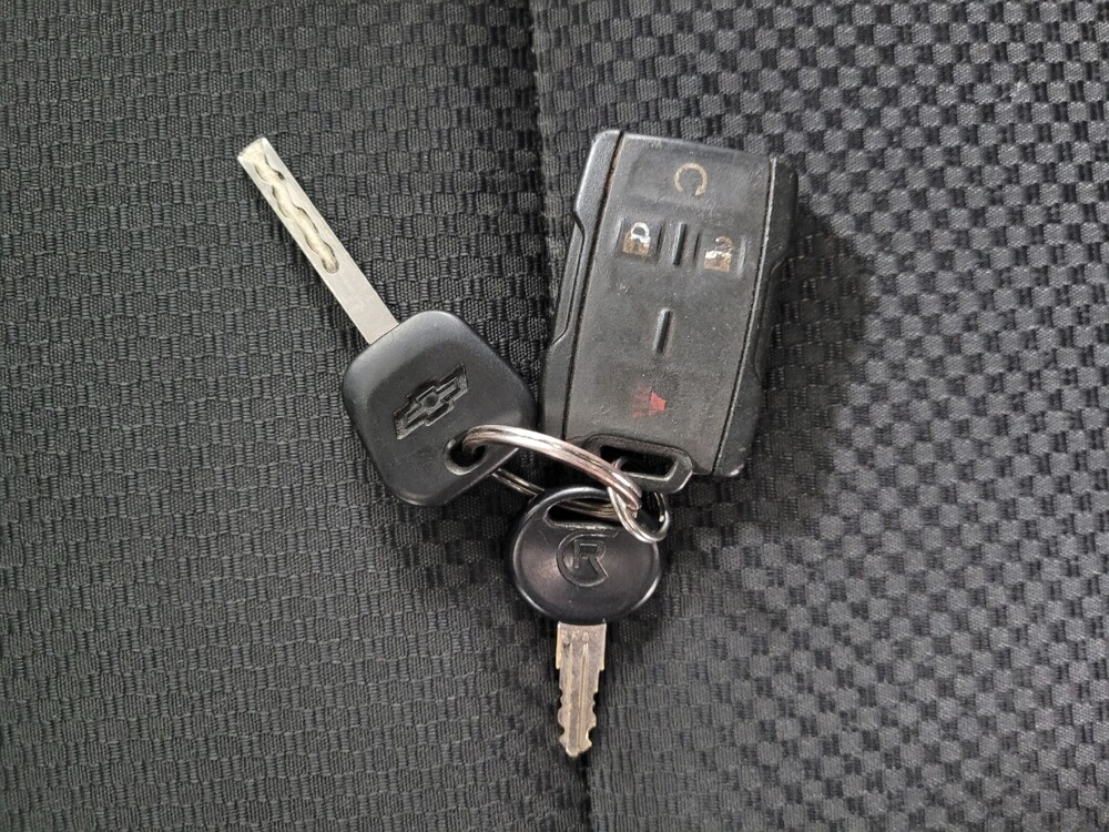 2016 Chevrolet Silverado 1500 in Plymouth Meeting, PA 19462 - 18079525 32