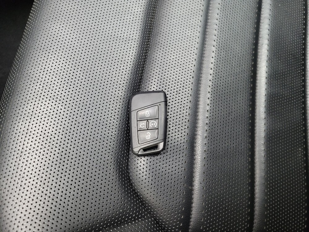 2021 Volkswagen Atlas in Plymouth Meeting, PA 19462 - 18079526 32