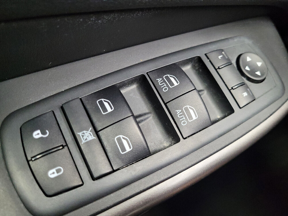 2020 Jeep Cherokee in Las Vegas, NV 89104 - 18079527 27