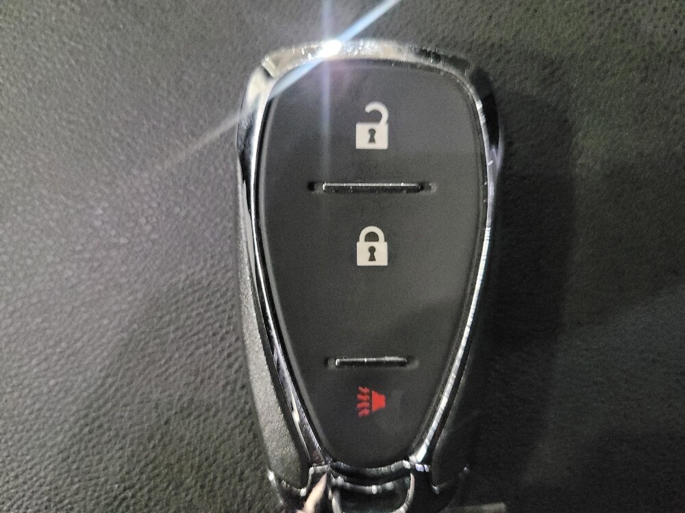 2019 Chevrolet Equinox in Plymouth Meeting, PA 19462 - 18079565 32