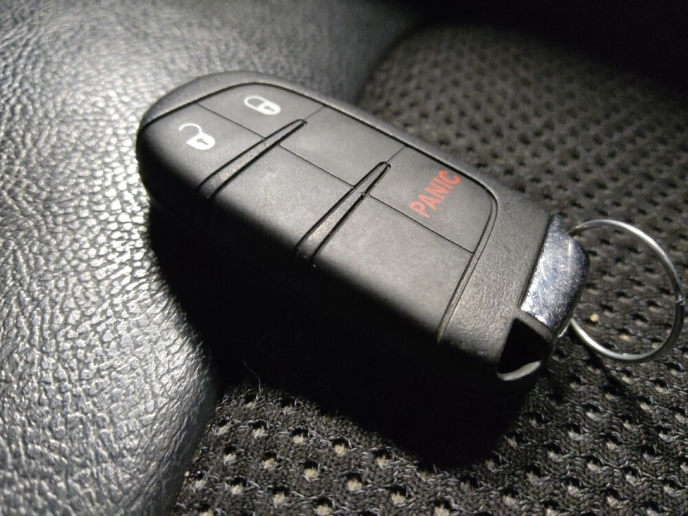 2020 Jeep Compass in Phoenix, AZ 85015 - 18079572 32