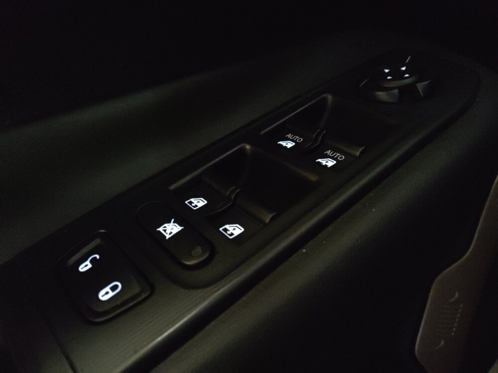 2017 Jeep Renegade in Miami, FL 33157 - 18079574 27