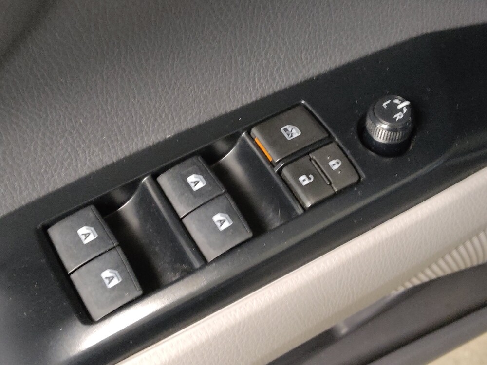 2018 Toyota Camry in Clearwater, FL 33764 - 18079581 27